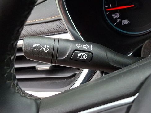 Used 2023 Chevrolet Equinox Premier AWD/4WD image 24