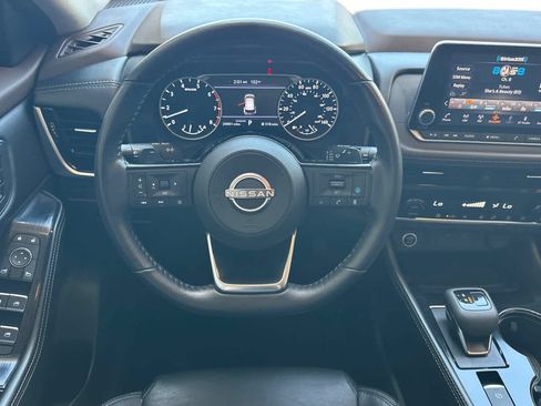 Used 2023 Nissan Rogue SL FWD image 14