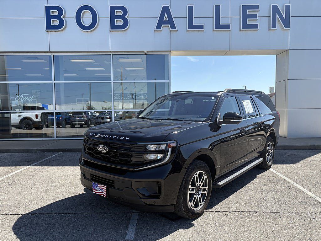 Used 2025 Ford Expedition Max Active AWD/4WD image 1