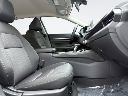 Used 2023 Nissan Altima 2.5 SV image 16