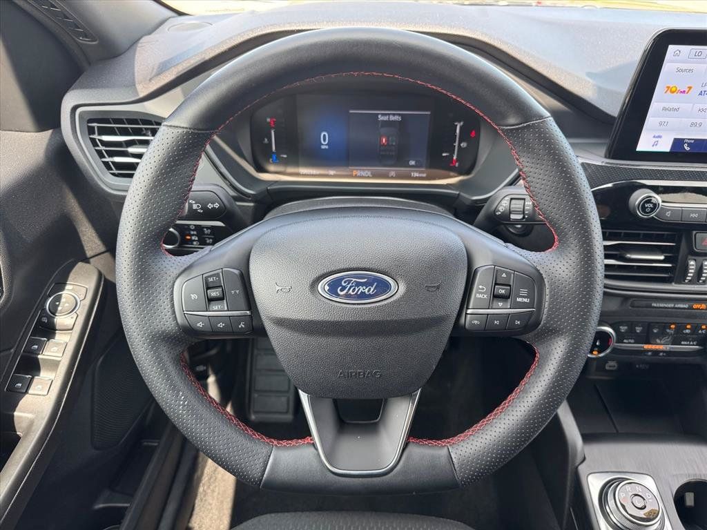 Used 2025 Ford Escape ST-Line FWD image 11