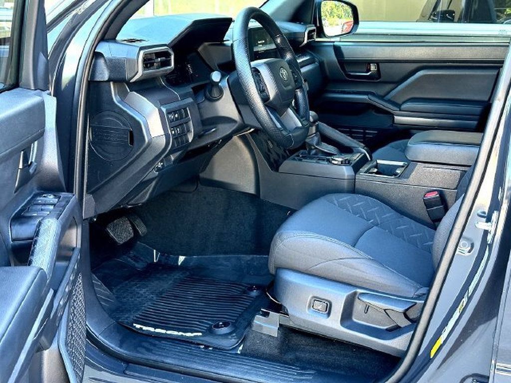 Used 2026 Toyota Tacoma SR5 AWD/4WD image 10