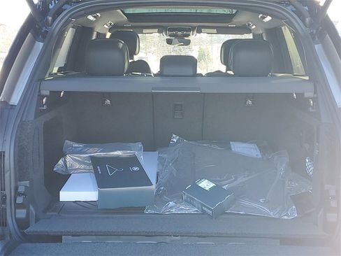 New 2026 Land Rover Range Rover SE image 7