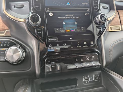 Used 2022 RAM 1500 Limited image 22