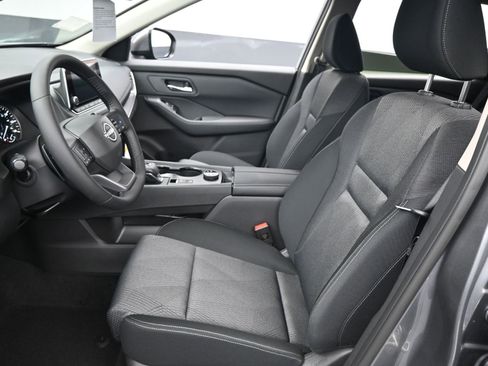 Used 2026 Nissan Rogue SV image 9