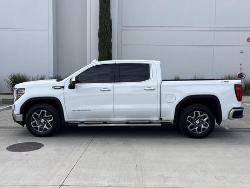 Used 2023 GMC Sierra 1500 SLT w/ SLT Premium Package AWD/4WD image 6