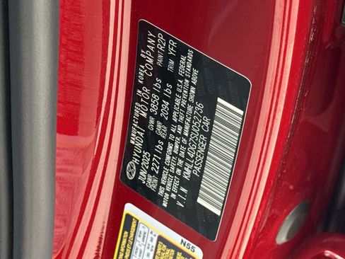 Used 2025 Hyundai Elantra SE FWD image 29