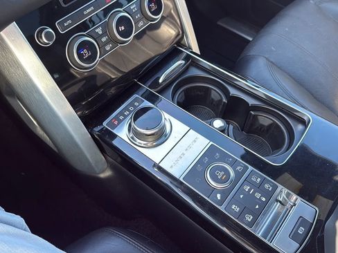 Used 2017 Land Rover Range Rover HSE image 12