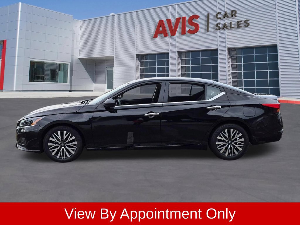 Used 2025 Nissan Altima 2.5 SV FWD image 10