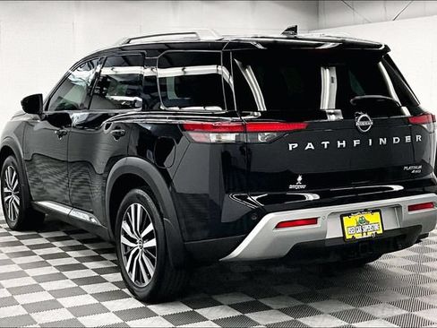 Used 2022 Nissan Pathfinder Platinum AWD/4WD image 2