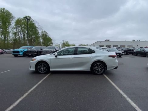 Used 2024 Toyota Camry XLE w/ Navigation Package AWD/4WD image 10