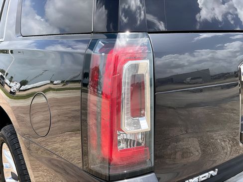 Used 2020 GMC Yukon Denali w/ Denali Ultimate Package RWD image 20