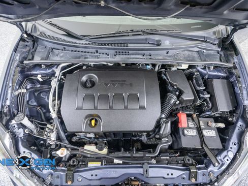 Used 2018 Toyota Corolla LE FWD image 47
