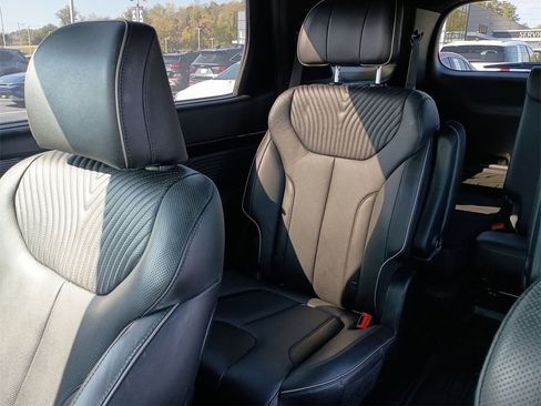Used 2023 Hyundai Palisade Calligraphy image 12