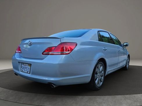 Used 2005 Toyota Avalon Touring image 9