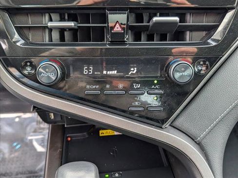 Used 2022 Toyota Camry XSE image 15