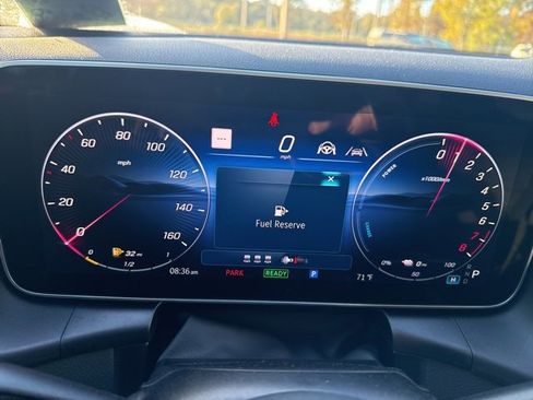 Used 2025 Mercedes-Benz GLC 350e 4MATIC image 15