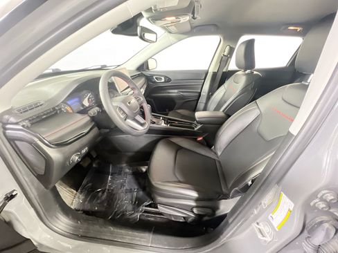 Used 2022 Jeep Compass Trailhawk AWD/4WD image 19