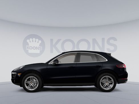 Used 2018 Porsche Macan AWD/4WD image 2