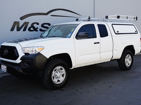 Used 2022 Toyota Tacoma SR image 7