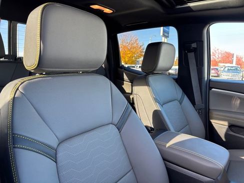 New 2026 Chevrolet Colorado ZR2 w/ Off-Road Front Bumper Package image 41