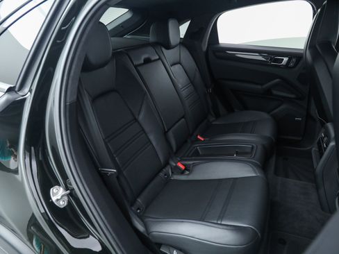 Used 2022 Porsche Cayenne Turbo GT image 20