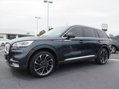 Used 2022 Lincoln Aviator Reserve w/ Equipment Group 201A AWD/4WD image 8