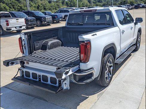 New 2026 GMC Sierra 1500 SLT w/ SLT Premium Plus Package AWD/4WD image 13