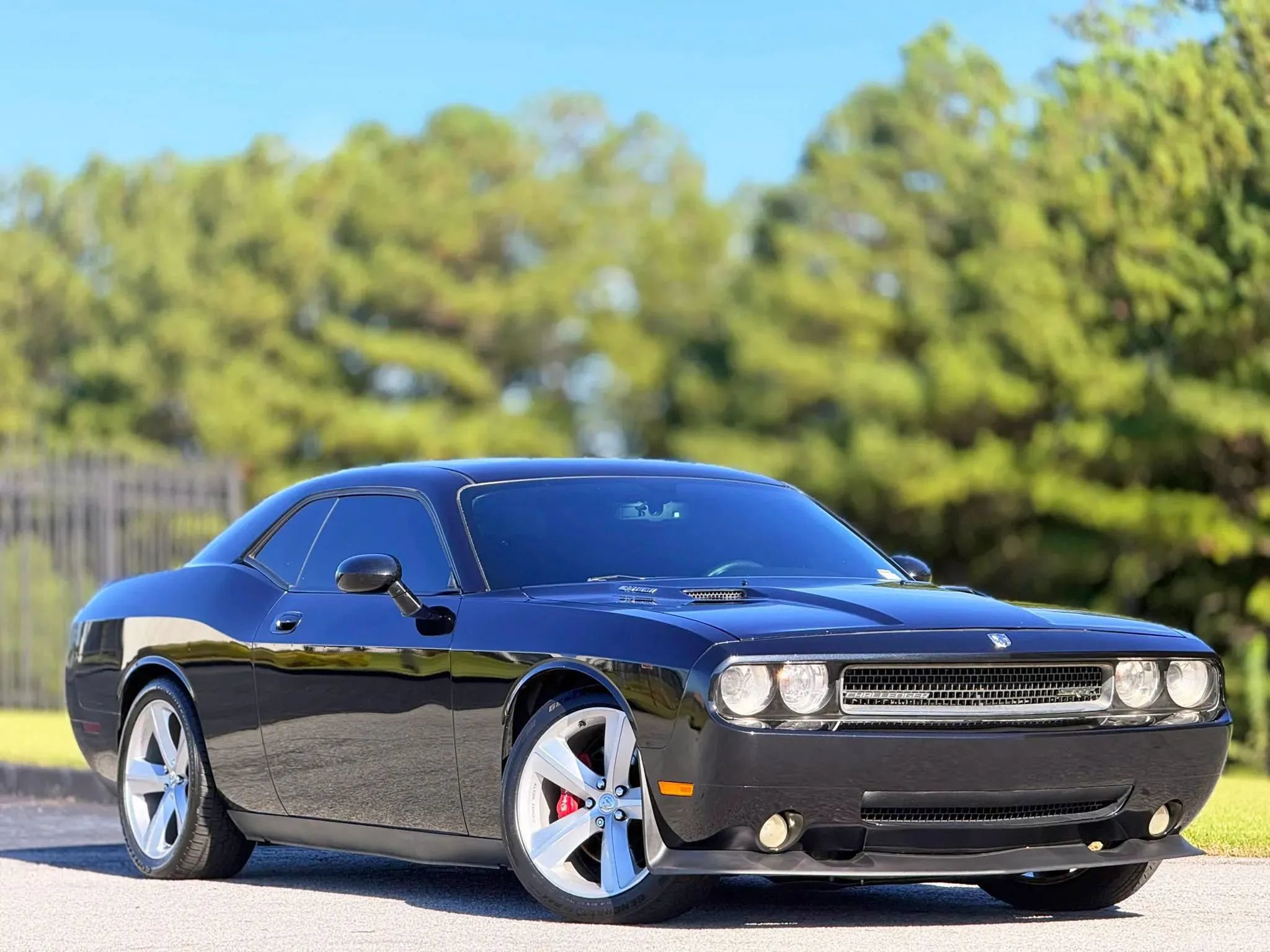 Used 2010 Dodge Challenger SRT8 w/ SRT Option Group II RWD image 3