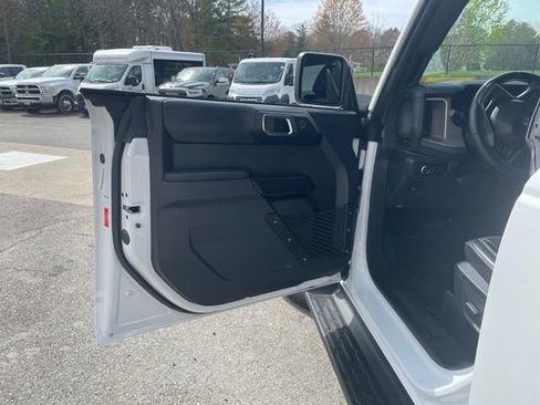 Certified 2025 Ford Bronco Outer Banks AWD/4WD image 22