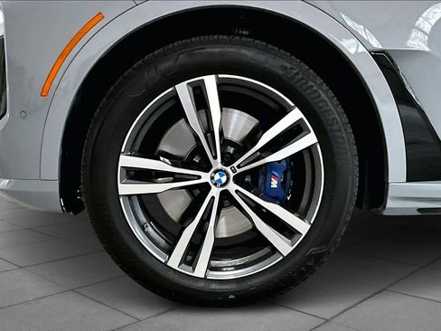 Used 2026 BMW X7 xDrive40i AWD/4WD image 11