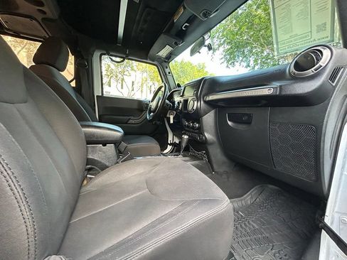 Used 2017 Jeep Wrangler Sport AWD/4WD image 27