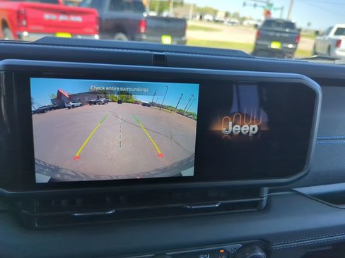 Used 2025 Jeep Wrangler Unlimited Rubicon 4xe w/ Safety Group AWD/4WD image 12