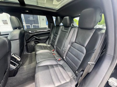 Used 2016 Porsche Cayenne S w/ Premium Plus Package AWD/4WD image 29