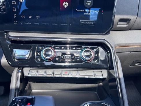 Used 2024 GMC Sierra 1500 AT4 w/ AT4 Premium Package image 16