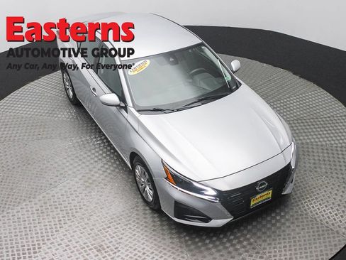 Used 2023 Nissan Altima 2.5 S FWD image 3