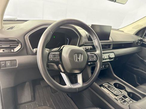 Used 2025 Honda Pilot EX-L image 4