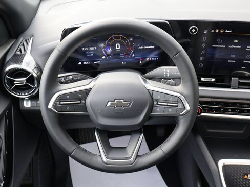 New 2026 Chevrolet Equinox LT w/ Convenience Package II AWD/4WD image 14