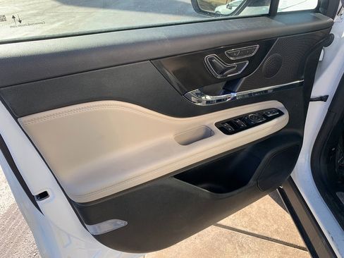 Certified 2025 Lincoln Corsair Premiere w/ Equipment Group 101A image 19