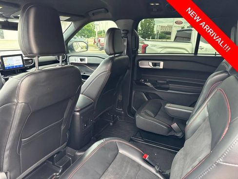 Used 2022 Ford Explorer ST-Line AWD/4WD image 8