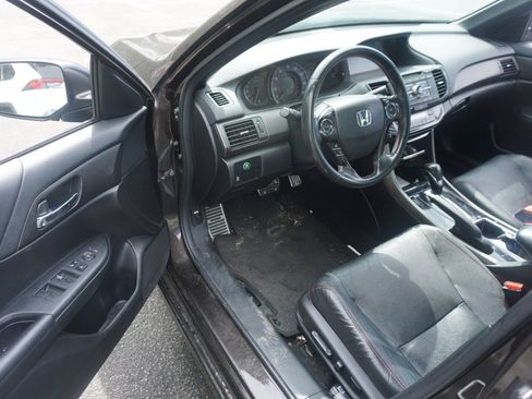 Used 2017 Honda Accord Sport Special Edition image 7