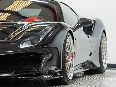 Used 2019 Ferrari 488 Pista Coupe RWD image 7