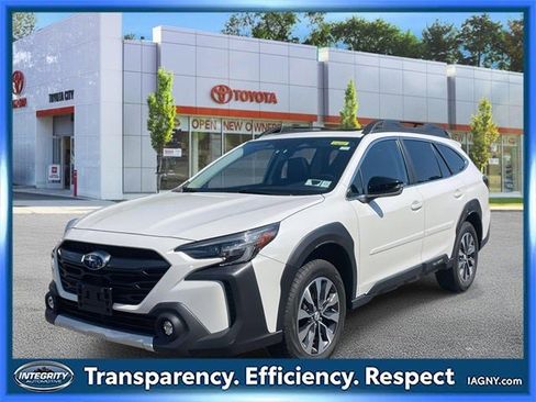 Used 2023 Subaru Outback Limited image 4