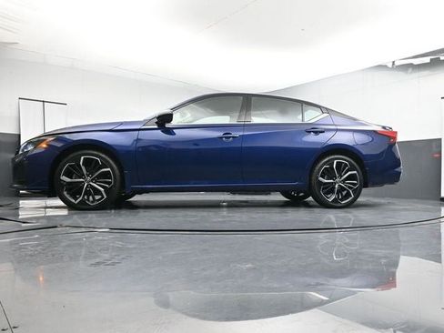 Used 2023 Nissan Altima 2.5 SR w/ SR Premium Package image 30