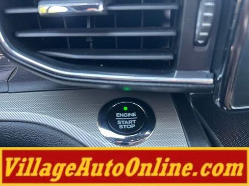 Used 2020 Ford Explorer XLT w/ Equipment Group 202A AWD/4WD image 29