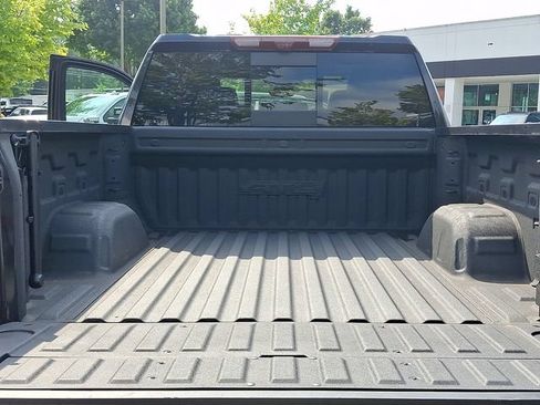 Used 2023 GMC Sierra 1500 AT4 w/ Technology Package AWD/4WD image 29