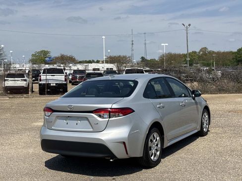 Used 2024 Toyota Corolla LE image 3