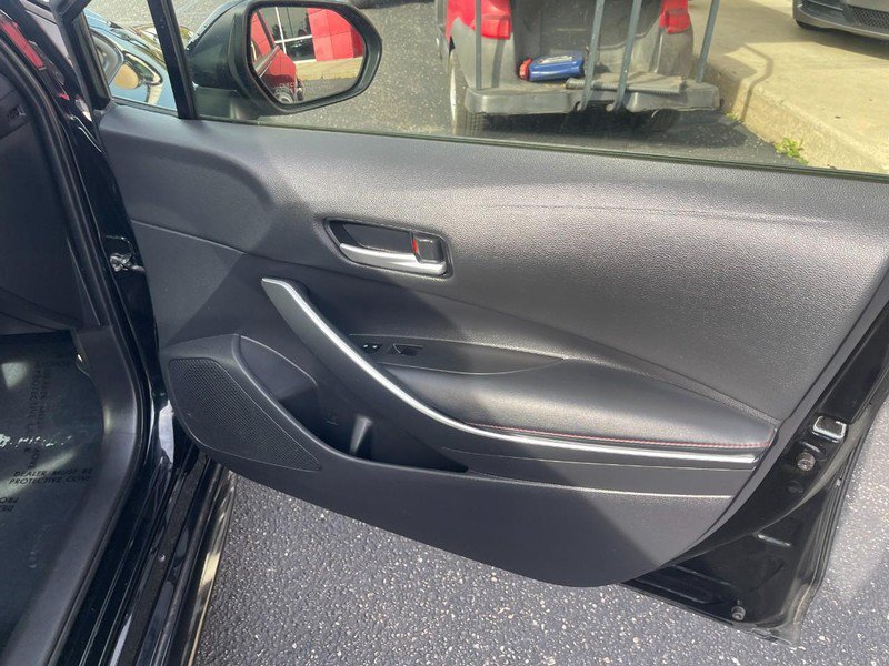 Used 2023 Toyota Corolla SE w/ SE Package FWD image 9