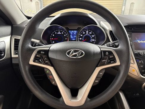 Used 2013 Hyundai Veloster FWD image 13