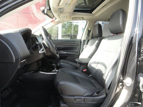 Used 2018 Mitsubishi Outlander GT AWD/4WD image 8